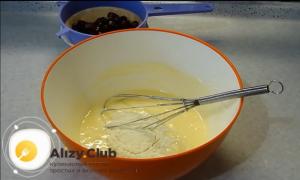 Как приготовить пирог с вишней и сметанной заливкой по пошаговому рецепту с фото